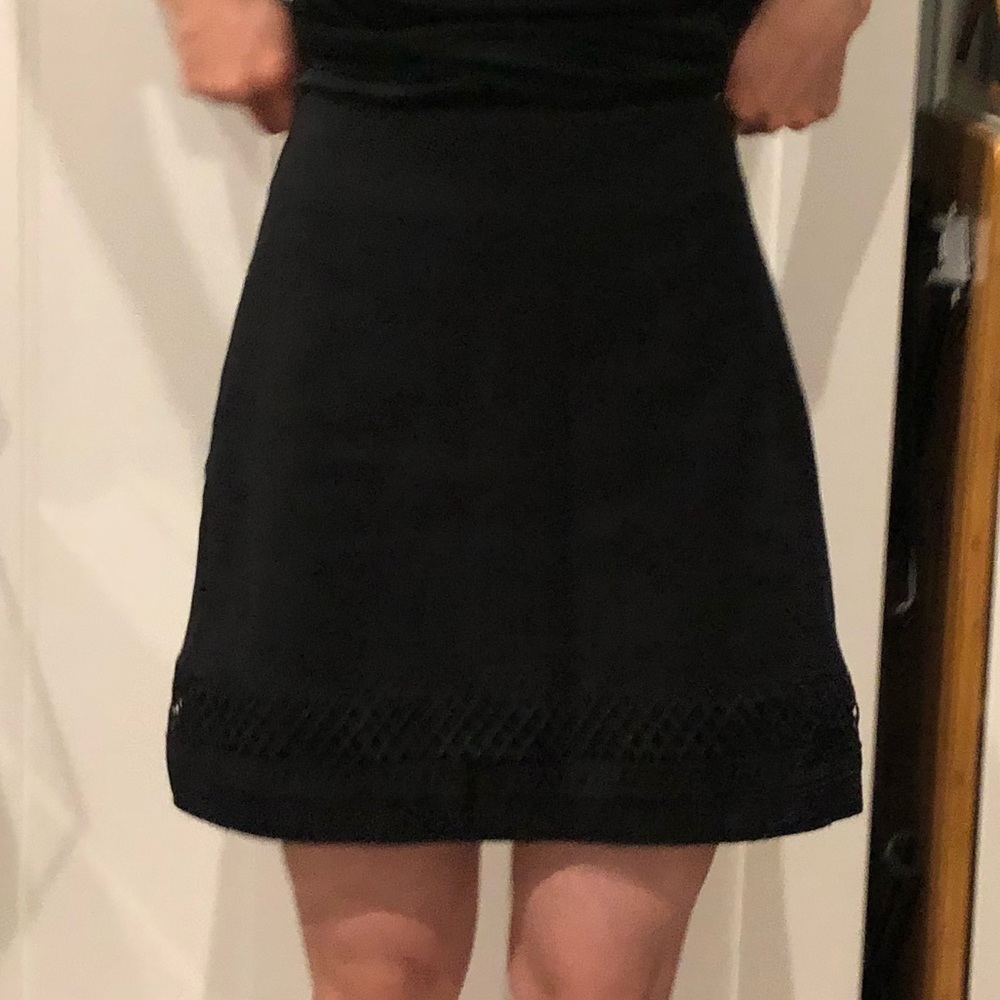 Loft Black Cotton Skirt -6 size. Like new, comfy!